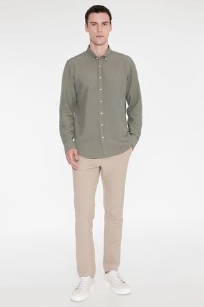 Slim Fit Dar Kesim Düğmeli Yaka Armürlü Gofre Desenli Gömlek