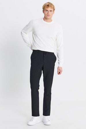 Yumuşak Dokulu Slim Fit Beli Bağlamalı Yan Cepli Gofre Desenli Pantolon