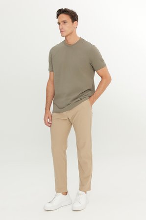 %100 Pamuk Slim Fit Dar Kesim Bisiklet Yaka Tişört