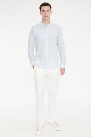 %100 Pamuk Slim Fit Dar Kesim Düğmeli Yaka Armürlü Flamlı Gömlek