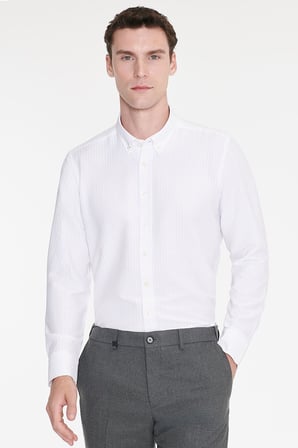 Slim Fit Dar Kesim Düğmeli Yaka Armürlü Gofre Desenli Gömlek