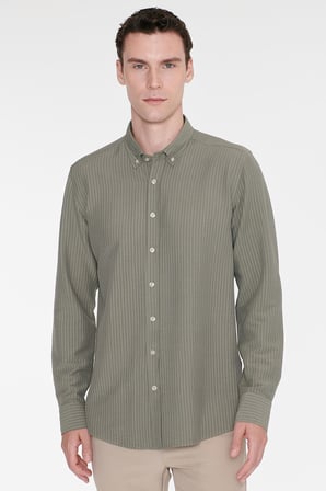 Slim Fit Dar Kesim Düğmeli Yaka Armürlü Gofre Desenli Gömlek