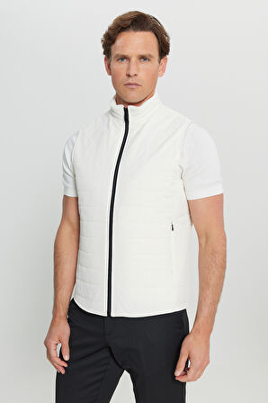 İnce Dolgulu Standart Fit Normal Kesim Dik Yaka Cepli Travel Yelek