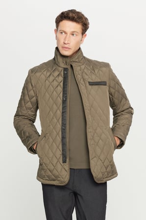 Standart Fit Normal Kesim Dik Yaka Yan Cepli Overcoat