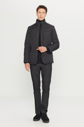Standart Fit Normal Kesim Dik Yaka Yan Cepli Overcoat