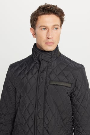 Standart Fit Normal Kesim Dik Yaka Yan Cepli Overcoat