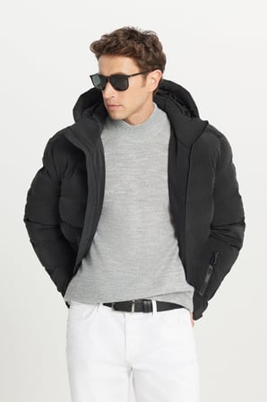 Standart Fit Normal Kesim Kapüşonlu Dik Yaka Yan Cepli Desenli Casual Mont