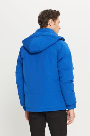 Standart Fit Normal Kesim Kapüşonlu Dik Yaka Yan Cepli Casual Mont