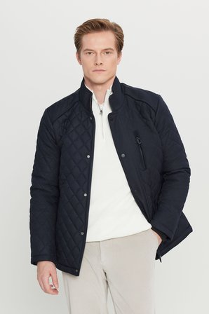 Standart Fit Normal Kesim Dik Yaka Yan Cepli Desenli Overcoat