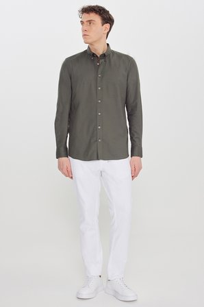 Pamuklu Slim Fit Dar Kesim Düğmeli Yaka Gömlek