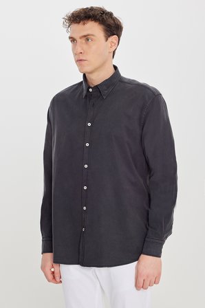 Pamuklu Comfort  Fit Rahat Kesim Gizli Düğme Yaka Gömlek