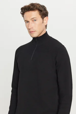 Pamuklu Slim Fit Dar Kesim Bato Yaka Dokulu Triko Kazak