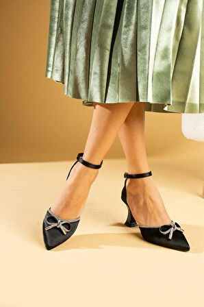 Pembe Potin Taşlı Fiyonk Bilek Bağlama Kadeh Topuklu Kadın Ayakkabı 018-52-24Saten