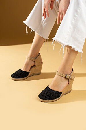 Pembe Potin Nakışlı Hasır Dolgu Taban Önü Kapalı Kadın Sandalet 69-71-24