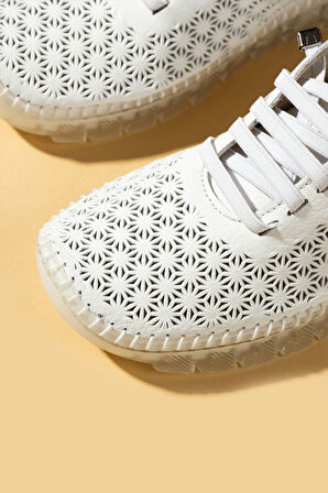 Pembe Potin Hakiki Deri Lazer Kesim Hafif Comfort Taban Lastikli Kadın Spor Ayakkabı 59-690-25