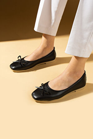 Pembe Potin Küt Burunlu Fiyonk Detaylı Rahat Kalıp Babet 81-140-25