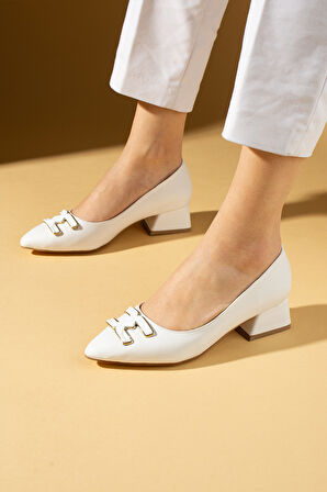 Pembe Potin Tokalı Kalın Kısa Topuklu Sivri Burun Kadın Ayakkabı 018-185-25