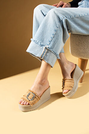 Pembe Potin Dolgu Topuklu Kumaş Bantlı Tokalı Kadın Terlik 59-98-25Keten