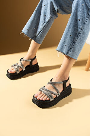 Pembe Potin Taş Detaylı Yüksek Taban Çok Bantlı Lastikli Kadın Sandalet 018-312-24Taşlı