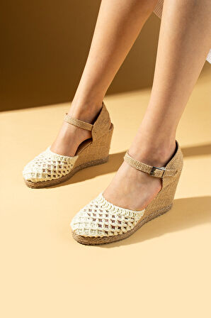 Pembe Potin Örgü Desenli Dolgu Topuklu Tokalı Kadın Sandalet 69-6969-25