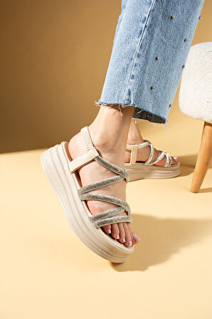 Pembe Potin Taş Detaylı Yüksek Taban Çok Bantlı Lastikli Kadın Sandalet 018-312-24Taşlı