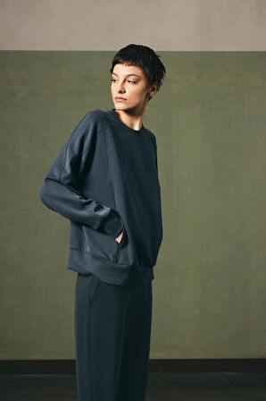 Kadın Soft Touch Uzun Kollu Kesik Detaylı Sweatshirt
