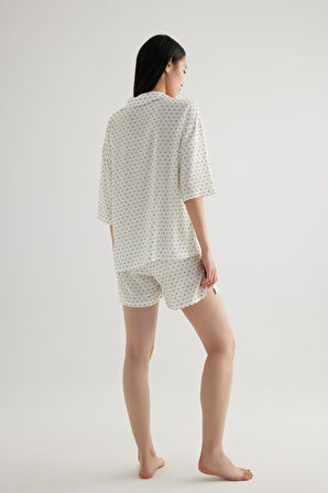 Kadın Dokuma Yırtmaç Detaylı Cepli Şort