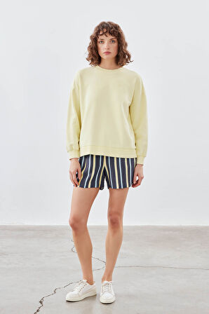 Kadın Çizgili Dokuma Cepli Şort