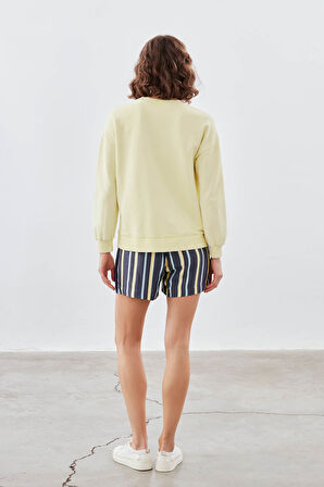 Kadın Çizgili Dokuma Cepli Şort