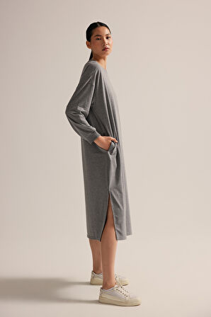 Kadın Pamuklu Uzun Kollu Cepli Yırtmaç Detaylı Gecelik