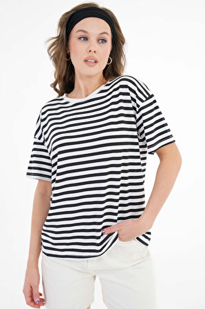 Siyah Çizgili Bisiklet Yaka Relax Fit T-Shirt