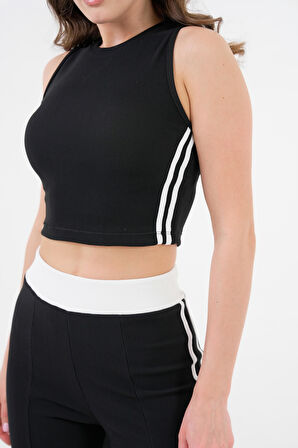 Siyah Şerit Detaylı Bisiklet Yaka Crop Bluz - Beli Lastikli Pantolon Fitilli Örme Takım