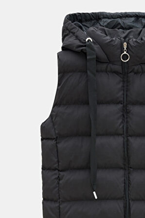 Siyah - L Kadın Regular Fit Dik Yaka Kapüşonlu Fermuarlı Cepli Şişme Yelek - Su Geçirmez