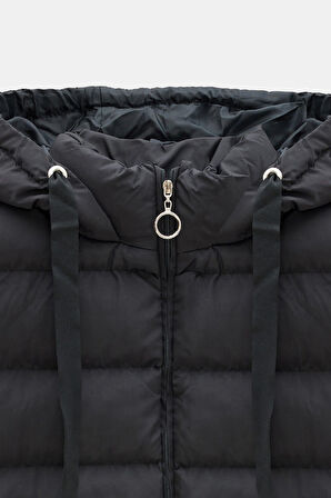 Siyah - L Kadın Regular Fit Dik Yaka Kapüşonlu Fermuarlı Cepli Şişme Yelek - Su Geçirmez