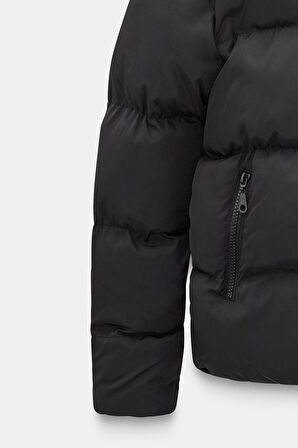 Siyah - L Kadın Relax Fit Kapüşonlu Fermuarlı Kısa Şişme Mont - Puffer Jacket