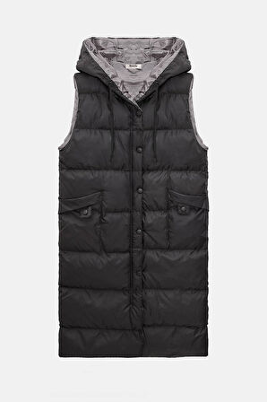 Siyah - L Kapüşonlu Relax Fit Cepli Uzun Şişme Yelek - Çıtçıtlı