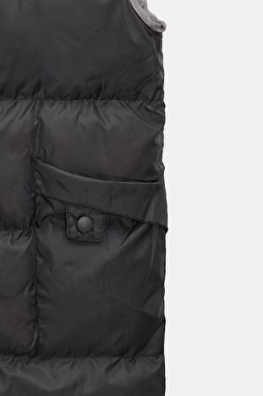 Siyah - L Kapüşonlu Relax Fit Cepli Uzun Şişme Yelek - Çıtçıtlı