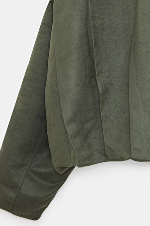 Haki - 42 Kadın Oversize Fermuarlı Pile Detaylı Apoletli Bomber Süet Ceket - Military Chic