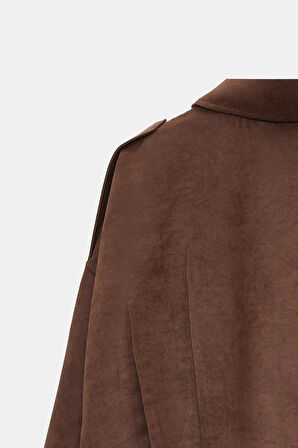 Acı Kahverengi - 38 Kadın Oversize Fermuarlı Pile Detaylı Apoletli Bomber Süet Ceket - Military Chic