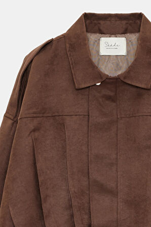 Acı Kahverengi - 42 Kadın Oversize Fermuarlı Pile Detaylı Apoletli Bomber Süet Ceket - Military Chic