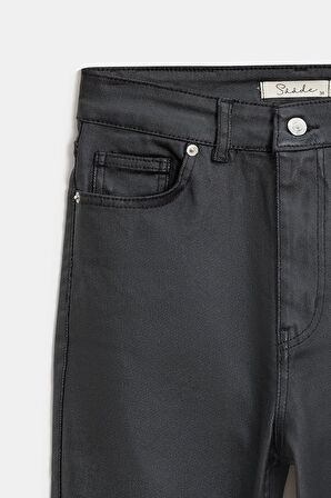 Siyah - 40 Kadın Mumlu (Waxed) Yüksek Bel Düz Kesim Likralı Jean Pantolon - Paça Detaylı