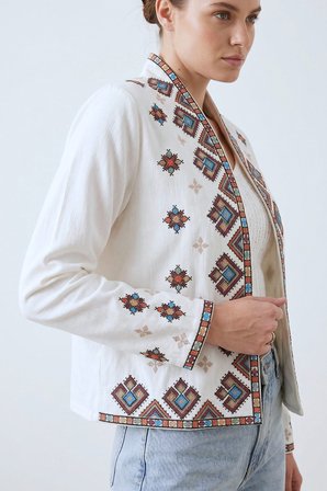 Ekru Kadın Oversize Önü Açık Etnik Nakışlı İnce Gabardin Ceket