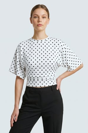 Beyaz Puantiyeli Bisiklet Yaka Beli Büzgülü Yarasa Kollu Crop Bluz