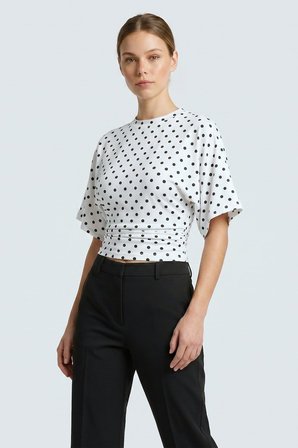 Beyaz Puantiyeli Bisiklet Yaka Beli Büzgülü Yarasa Kollu Crop Bluz