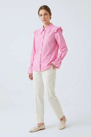 Pembe Oversize Kalıp Viktorya Esintili Fırfırlı Dantelli Gömlek