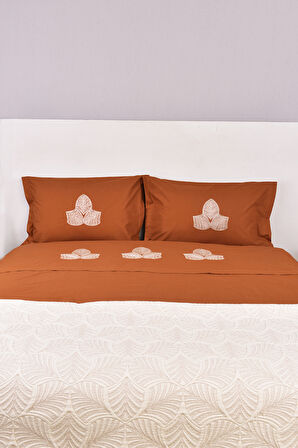 Yaprak İşlemeli Çift Kişilik Yatak Örtülü Nevresim Takımı Taba %100 Pamuk