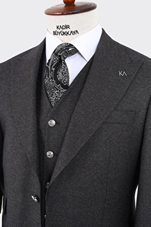 Şık ve Zarif Yelekli Erkek Takım Elbise - Slim Fit Viskon ve Likra Dokulu