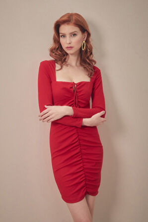 Önü Büzgülü Kare Yaka Elbise