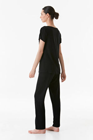 Basic V Yaka Dantel Detaylı Pijama Takımı