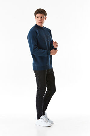 3 İplik Yazı Nakışlı Dik Yaka Sweatshirt